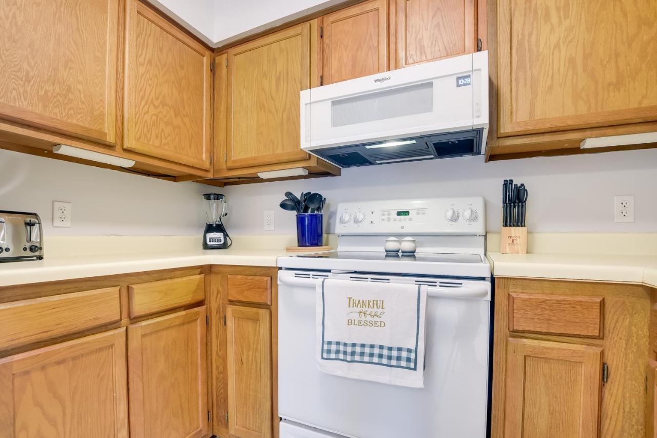 Sunny Condo - Private Ocean Isle Beach Access! Bagian luar foto
