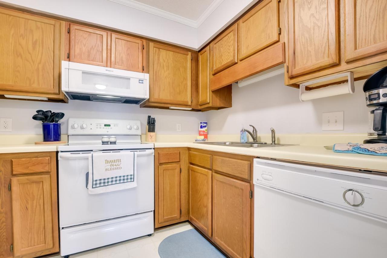 Sunny Condo - Private Ocean Isle Beach Access! Bagian luar foto